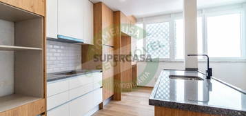 Apartamento T3 +2 completamente remodelado em Coimbra