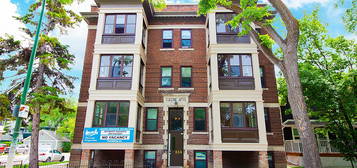 834 Grosvenor Ave #2, Winnipeg, MB R3M 0N3
