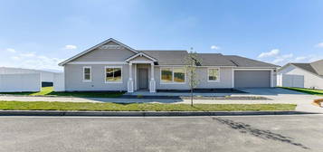 610 Trellis St, Grandview, WA 98930