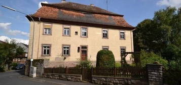 DENKMALSCHUTZ - STEUERN SPAREN FÖRDERUNGEN ERHALTEN - Historisches Schloss mit teilsaniertem Nebengebäude in der Rhön