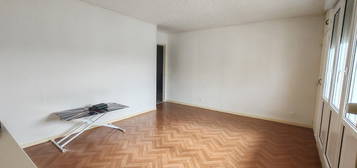 Appartement  à louer, 3 pièces, 2 chambres, 68 m²