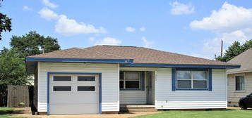 403 W Tom Stafford St, Weatherford, OK 73096