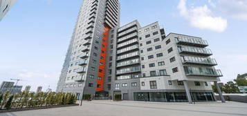 Flat to rent in Mast Quay, London SE18