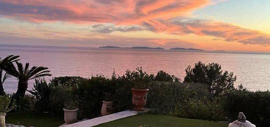 UNIQUE  Plage de Gigaro Villa Plain-pied vue PARADISIAQUE