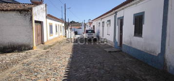 Moradia T2 com quintal em Vila Ruiva