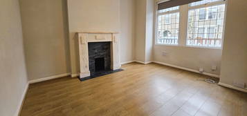 2 bed flat to rent