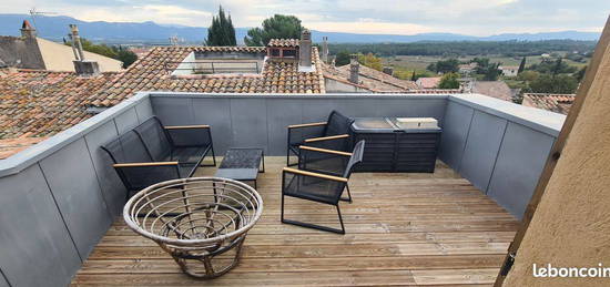 Maison de village avec grande terrasse, Puyloubier