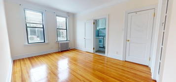 28-15 Steinway St Unit 2, Astoria, NY 11103