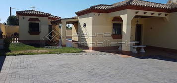 Chalet en Pinar de los Franceses - Marquesado, Chiclana de la Frontera