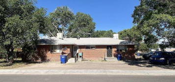 811 La Joya St, Espanola, NM 87532