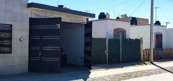 Casa en Venta en San Francisco de los Romos Centro