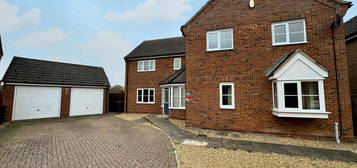 5 bedroom detached house