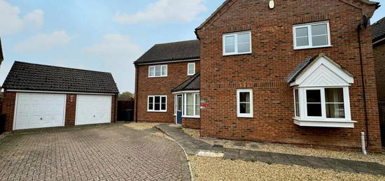 5 bedroom detached house