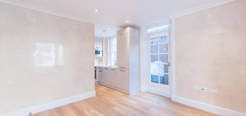 Flat for sale in Edgware Road, Hyde Park W2