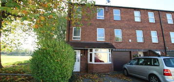 6 bedroom terraced house