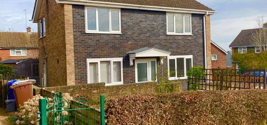 3 bedroom semi-detached house