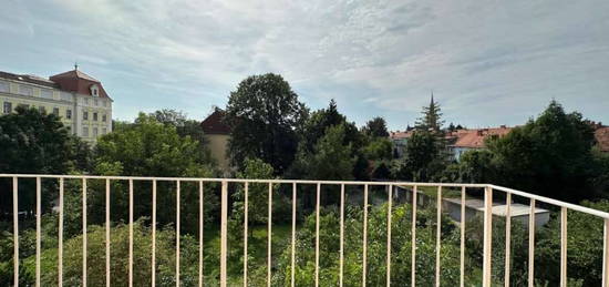 Provisionsfrei - Uninähe - 2 Zimmerwohnung teilmöbliert mit Balkon und Blick ins Grüne