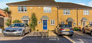 2 bed terraced house to rent