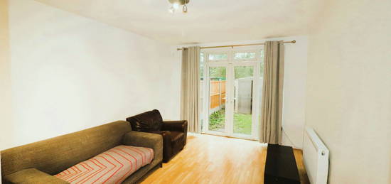 2 bed maisonette for sale