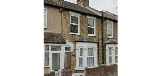 Terraced house to rent in Glasgow Road, London E13