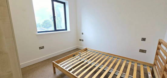 Studio to rent in Chanin Mews, London NW2