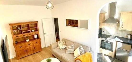 2 bedroom flat