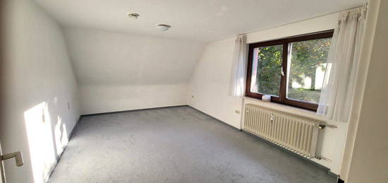 **WG-Zimmer** in zentral gelegener 3-Zimmer-Wohnung