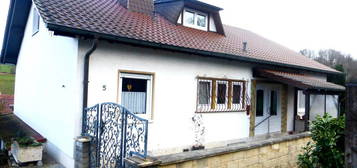 Schönes größes Einfamilienhaus mit Garte, Garage, Terrasse, in Schwedelbach!