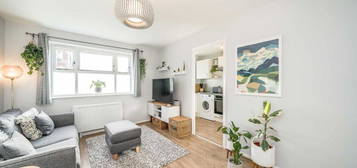 Flat for sale in Henry Doulton Drive, London SW17