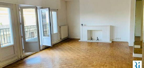 Appartement  à louer, 4 pièces, 2 chambres, 99 m²