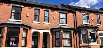 6 bedroom terraced house