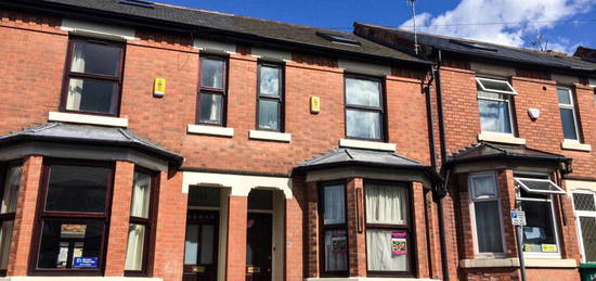 6 bedroom terraced house