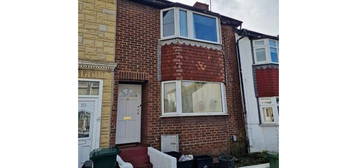 Terraced house to rent in Agnes Street, Brighton BN2