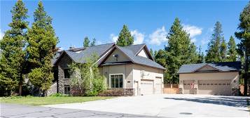 517 Cascade Ave, West Yellowstone, MT 59758
