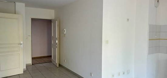 Appartement  à louer, 2 pièces, 1 chambre, 35 m²