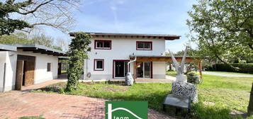 NEW PRICE. Spacious, low-energy house with an additional office/practice or apartment of 70 m². Completely renovated in 2023! - JETZT ZUSCHLAGEN