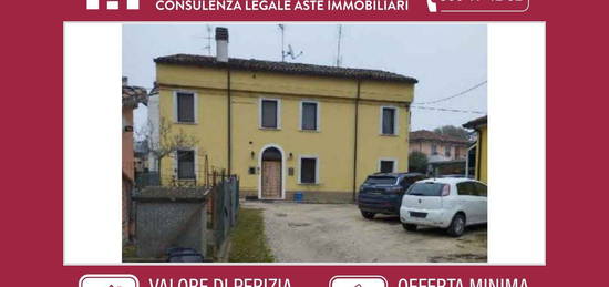 Appartamento su due piani all'asta in via Bassa Superiore, 45