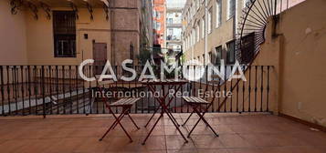 Apartamento de alquiler en Carrer de Sant Pere Més Alt, Sant Pere, Sta. Caterina i la Ribera