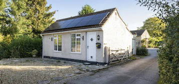 1 bedroom detached bungalow for sale