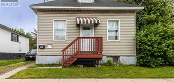 121 GOULAIS AVE, SAULT STE MARIE, ON P6C4Z1