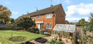 2 bed semi-detached house for sale