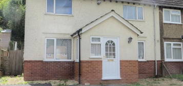 6 bedroom semi-detached house to rent