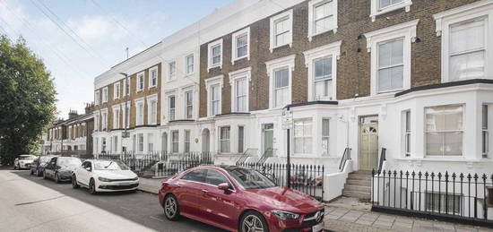 Flat to rent in Fernlea Road, London SW12