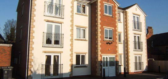 Flat to rent in Duke Street, Trowbridge BA14