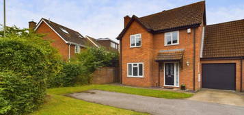 4 bedroom link detached house for sale