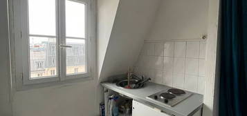 Studio 8m2 + 3m2 Paris 17e 66k