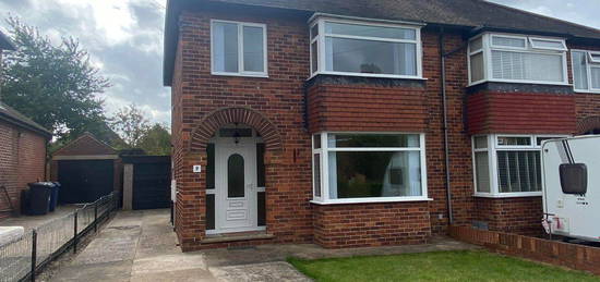 3 bed semi-detached house to rent