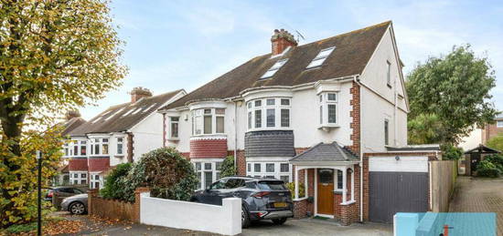 4 bedroom semi-detached house for sale