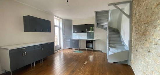 Maison 3 étages  à vendre, 4 pièces, 1 chambre, 66 m²