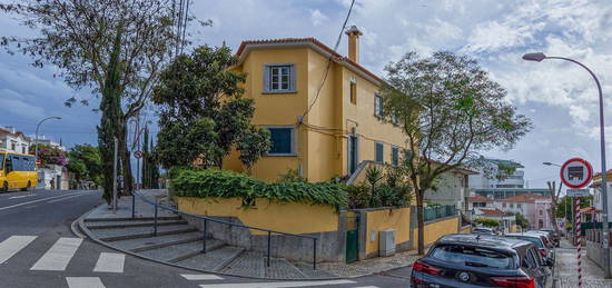 Andar de moradia à venda  na rua Conde das Alcáçovas